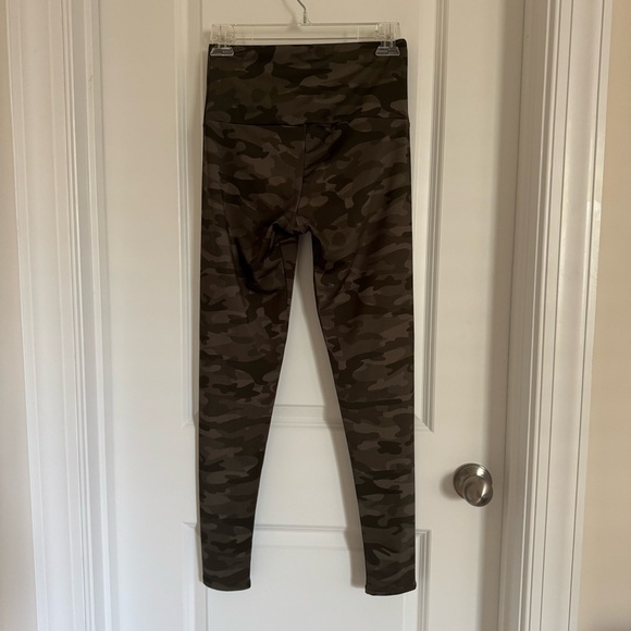 Onzie Brown and Green Camouflage Leggings, S/M - Picture 2 of 10